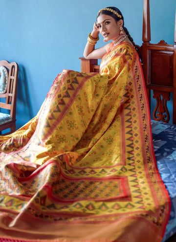 Yellow Banarasi Silk Saree With Matching Blouse Piece