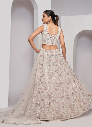 Dazzling White Lehenga Blossoming Florals and classy Embellishments